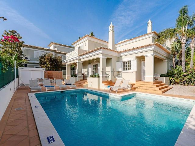 Moradia, São Rafael, Albufeira e Olhos de Água