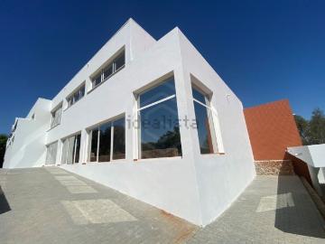 Moradia, Salir