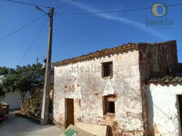 Moradia, Salir
