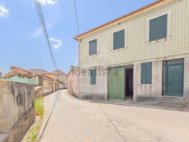 Moradia, Salreu