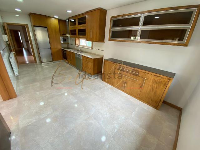 Moradia, Salreu