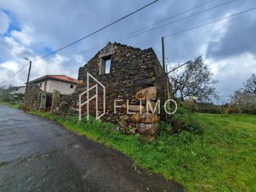 Casa à venda em Santa Maria de Sardoura