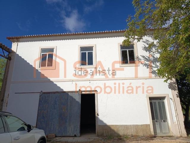 Moradia, Santa Maria Salvador Santiago