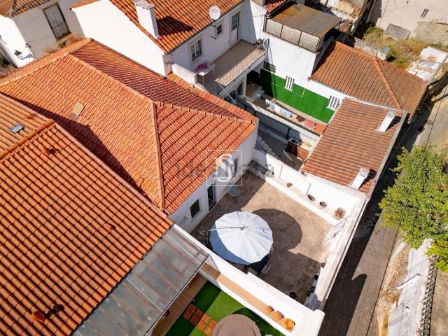 Moradia, Santa Maria Salvador Santiago