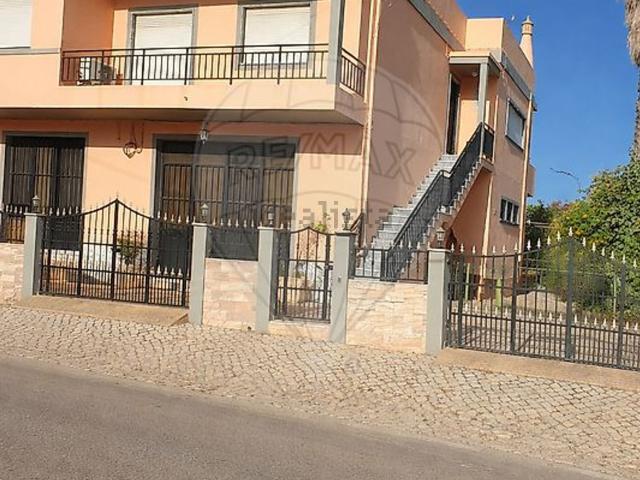 Moradia, Santa Bárbara de Nexe