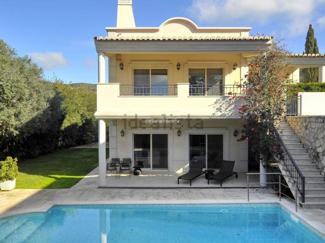 Moradia, Santa Bárbara de Nexe
