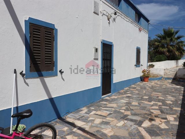 Moradia, Santa Bárbara de Nexe