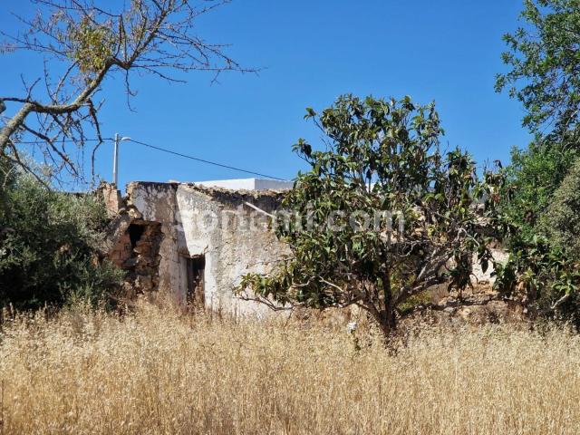 Moradia, Santa Bárbara de Nexe