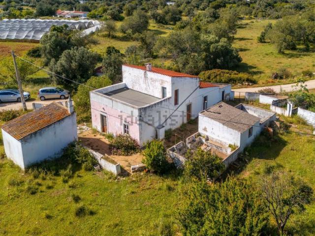 Moradia, Santa Bárbara de Nexe