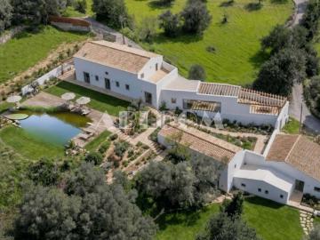 Moradia, Santa Bárbara de Nexe