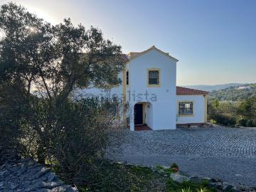 Moradia, Santa Bárbara de Nexe