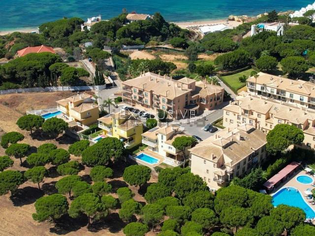 Moradia, Praia da Oura Areias de S. João, Albufeira e Olhos de Água