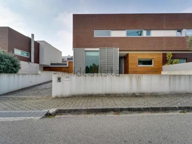Moradia, Santa Joana