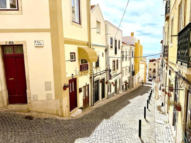 Moradia, Santiago Sesimbra
