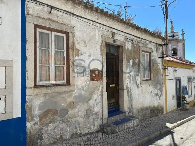 Moradia, Santiago Sesimbra