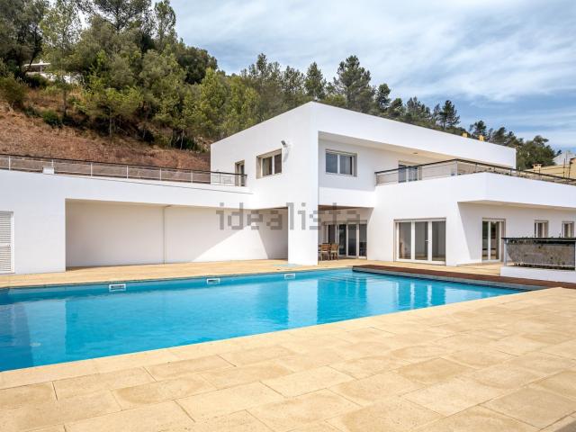 Moradia, Santiago Sesimbra