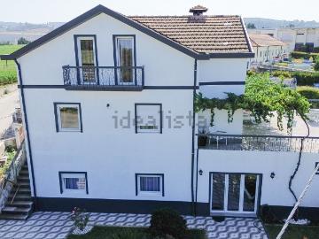 Moradia, Santo Tirso Couto Burgães