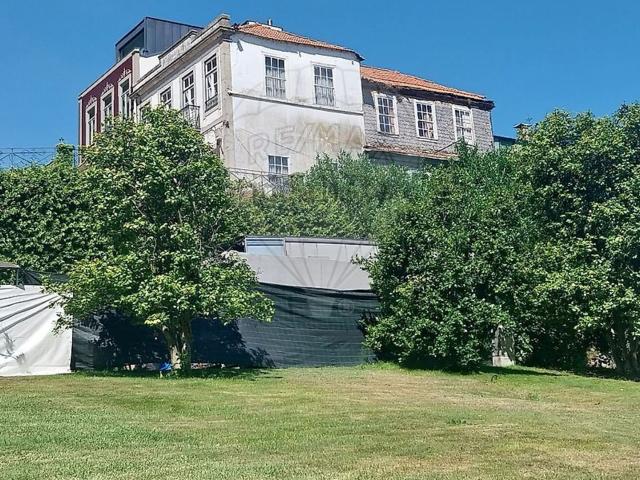 Moradia, Santo Tirso Couto Burgães