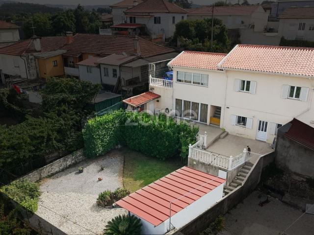 Moradia, Santo Tirso Couto Burgães