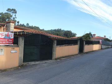 Moradia, Santo Tirso Couto Burgães