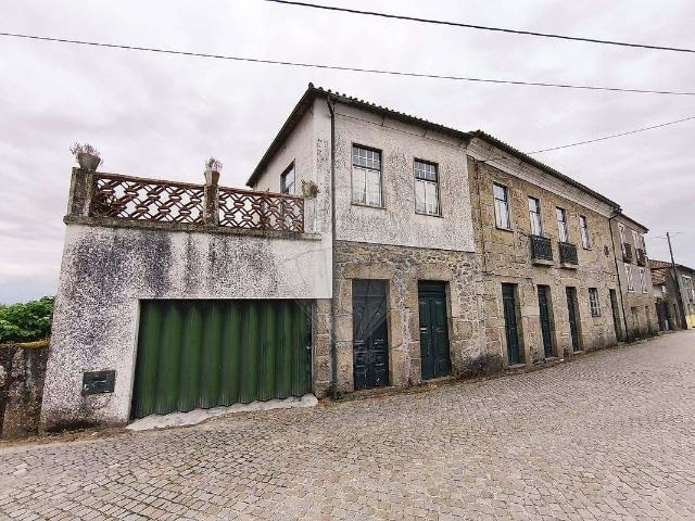 Moradia Senhorial com Potencial Turístico | Lobão da Beira