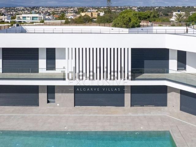 Moradia, Sesmarias, Albufeira e Olhos de Água