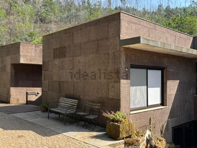 Moradia, Silva Escura