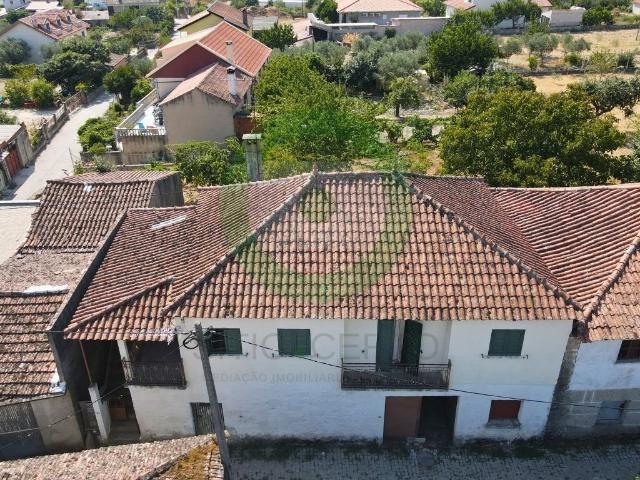 Moradia situada em Bouçoães
