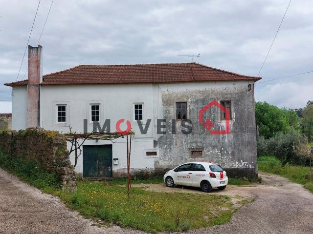 Moradia situada em Ourém zona tranquila!