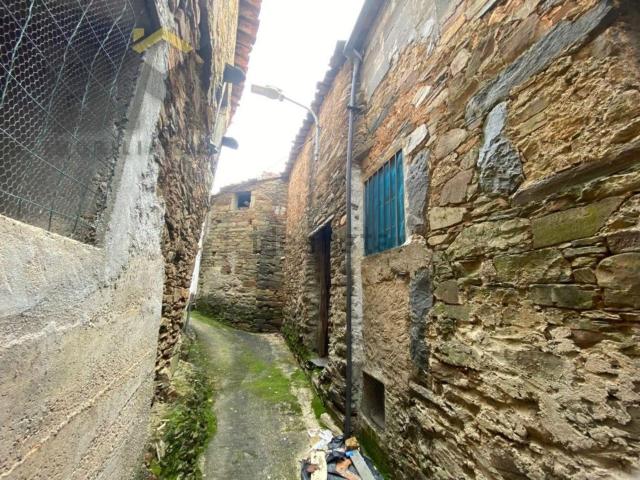 Moradia, Sobreira Formosa e Alvito da Beira
