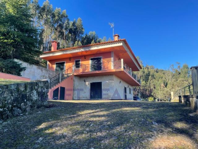 MORADIA T4+1 | 3 CASAS DE BANHO | GARAGEM | 7.800 M² DE TERRENO