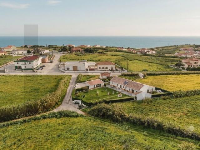 Moradia T4+1 a apenas 15 minutos da Ericeira 300m² São Pedro Da Cadeira