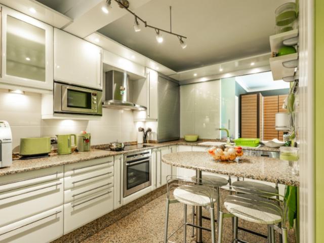 Moradia T4+1 com Garagem e 4 Casas de Banho Junto ao Sotto Mayor, Figueira da Foz