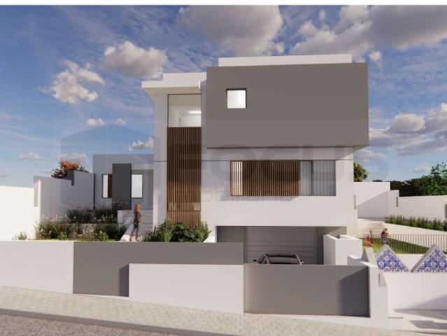 Moradia T4+1 com possibilidade de piscina zona premium a 3 minutos da Universidade de Aveiro !