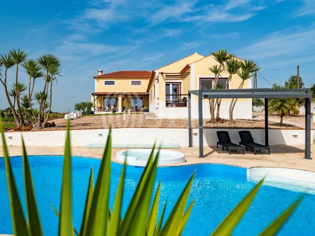 Moradia T4+1 com piscina aquecida e garagem, Santarém 0m² Achete, Azóia de Baixo e Póvoa de Santarém