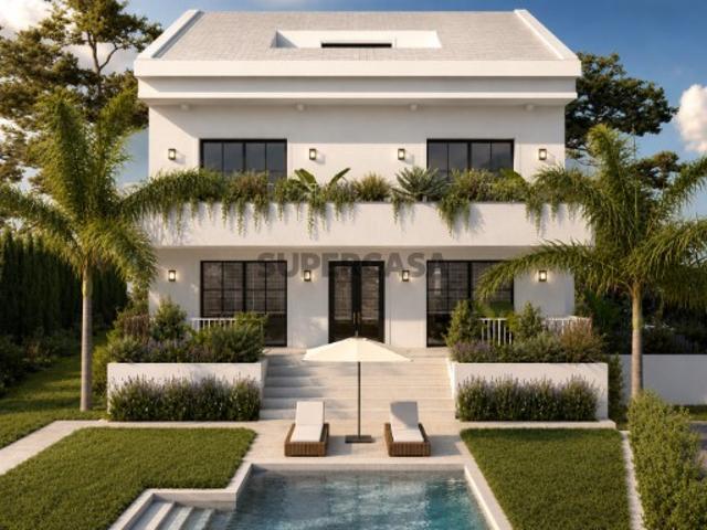 Moradia T4+1 com piscina e jardim em Cascais