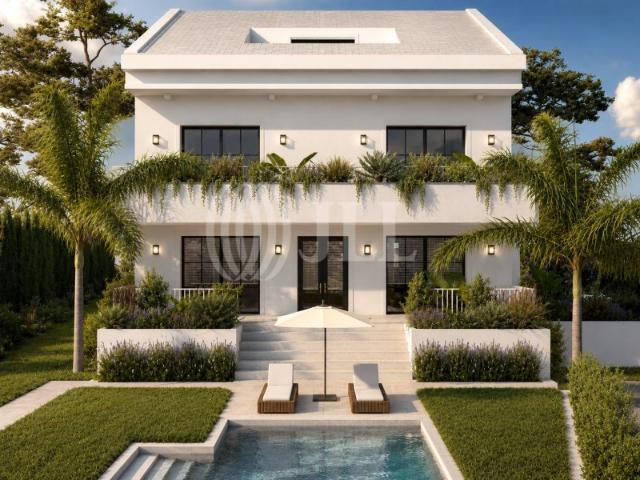 Moradia T4+1 com piscina e jardim em Cascais
