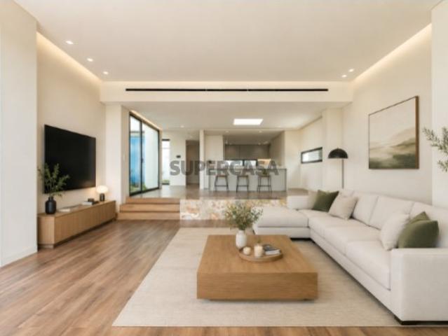 Moradia T4+1 com piscina e vista mar na Azoia em Sintra