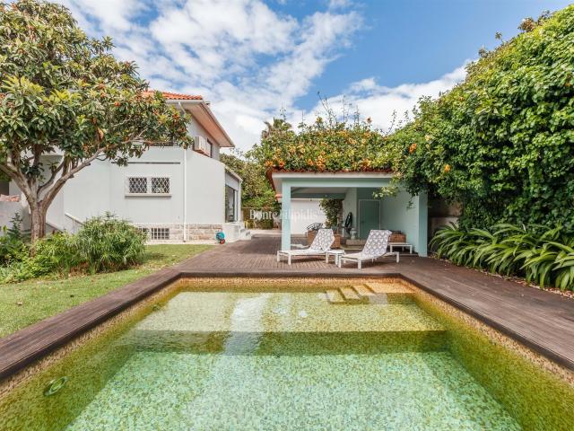 Moradia T4+1 com Piscina no Junqueiro,Carcavelos 428m² Carcavelos e Parede