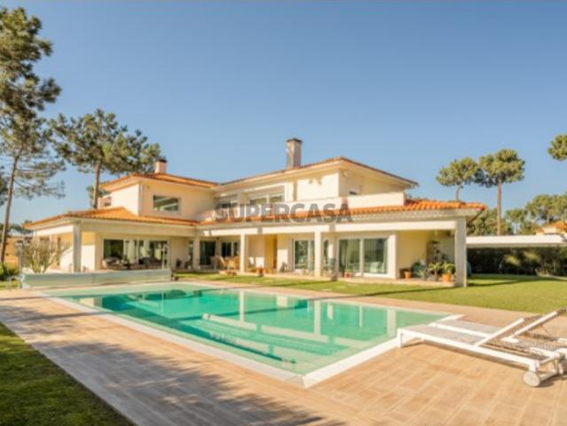 Moradia T4+1 com piscina, na Herdade da Aroeira, Almada
