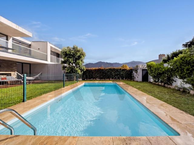 Moradia T4+1 Contemporânea com Piscina e Jardim Privativo em. 180m² São João das Lampas e de Terrugem