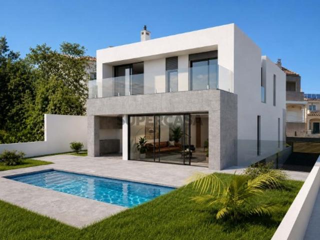 Moradia T4+1 de Luxo para Venda em Construção em Portimão