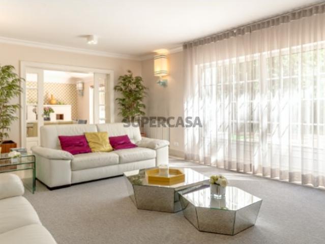 Moradia T4+1 em condomínio na Quinta Patino, Estoril