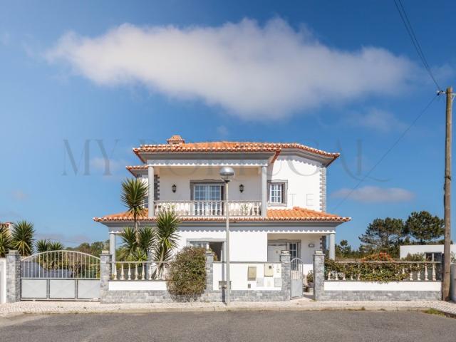 Moradia T4+1 Ericeira/Ribamar: Onde o Mar e o Conforto se Encontram