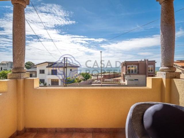 Moradia T4+1 Geminada — 1ª Linha da Praia, Vila Chã | Vista. 180m² Vila Chã São João Baptista e Santiago