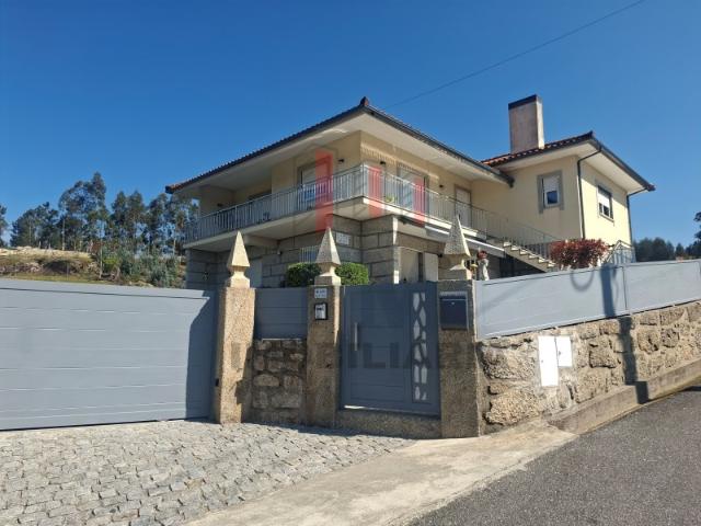 Moradia T4+1 Isolada com Vistas Deslumbrantes Arcos de Valdevez