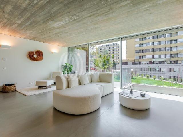 Moradia T4+1 no condomínio fechado As Camélias, no Foco, Por. 280m² Ramalde