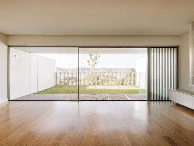 Moradia T4+1 nova a estrear, com vista Tejo, jardins e pátio. 0m² Alcântara