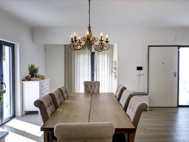 Moradia T4+1 renovada em São Domingos de Rana, Cascais 219m² São Domingos De Rana