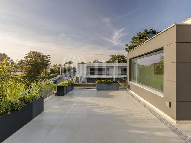 Moradia T4+2 com jardim e piscina em Birre Cascais 0m² Cascais e Estoril